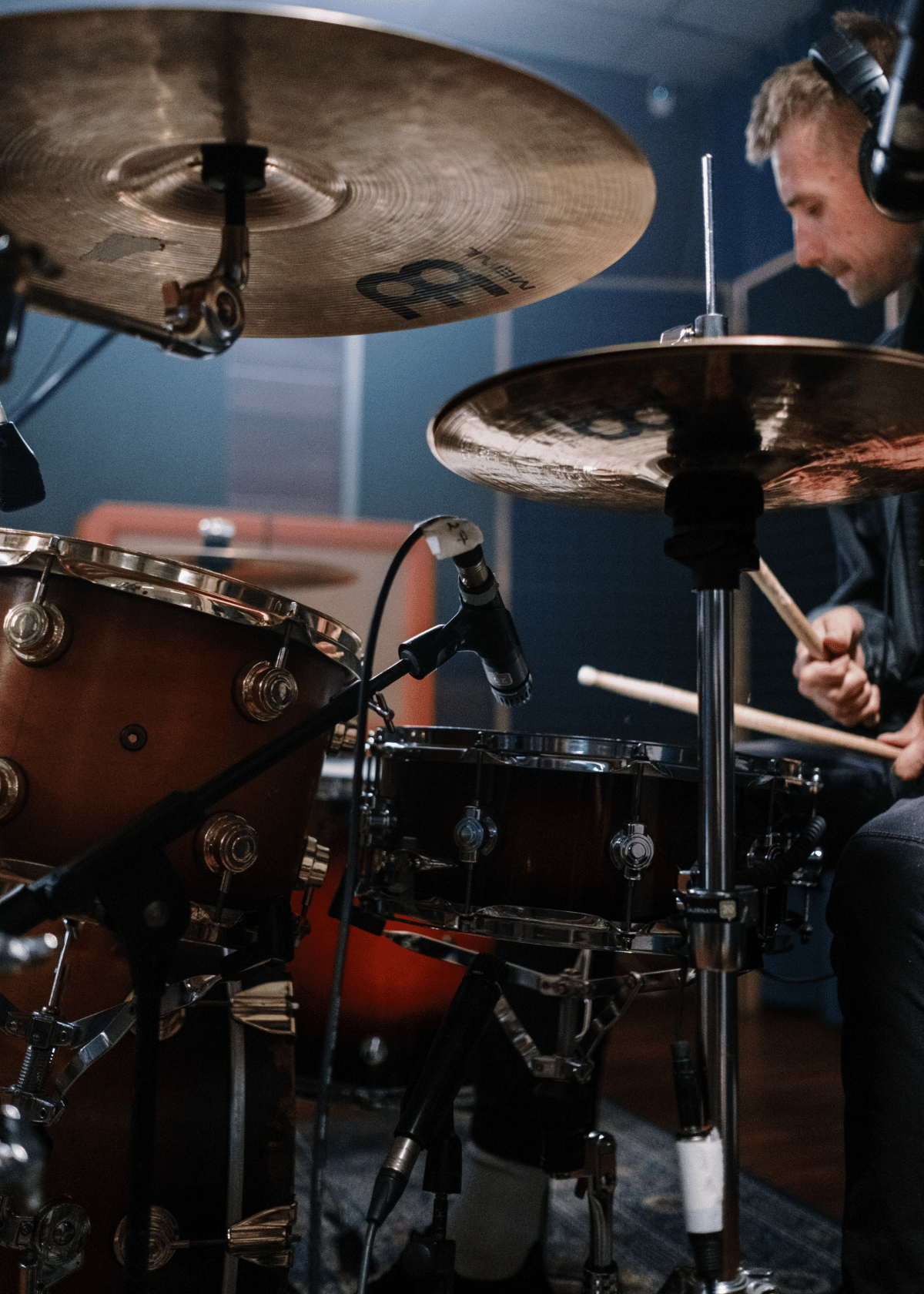 The Definitive Guide To Finding The Best Wireless Headphones For Drummers
